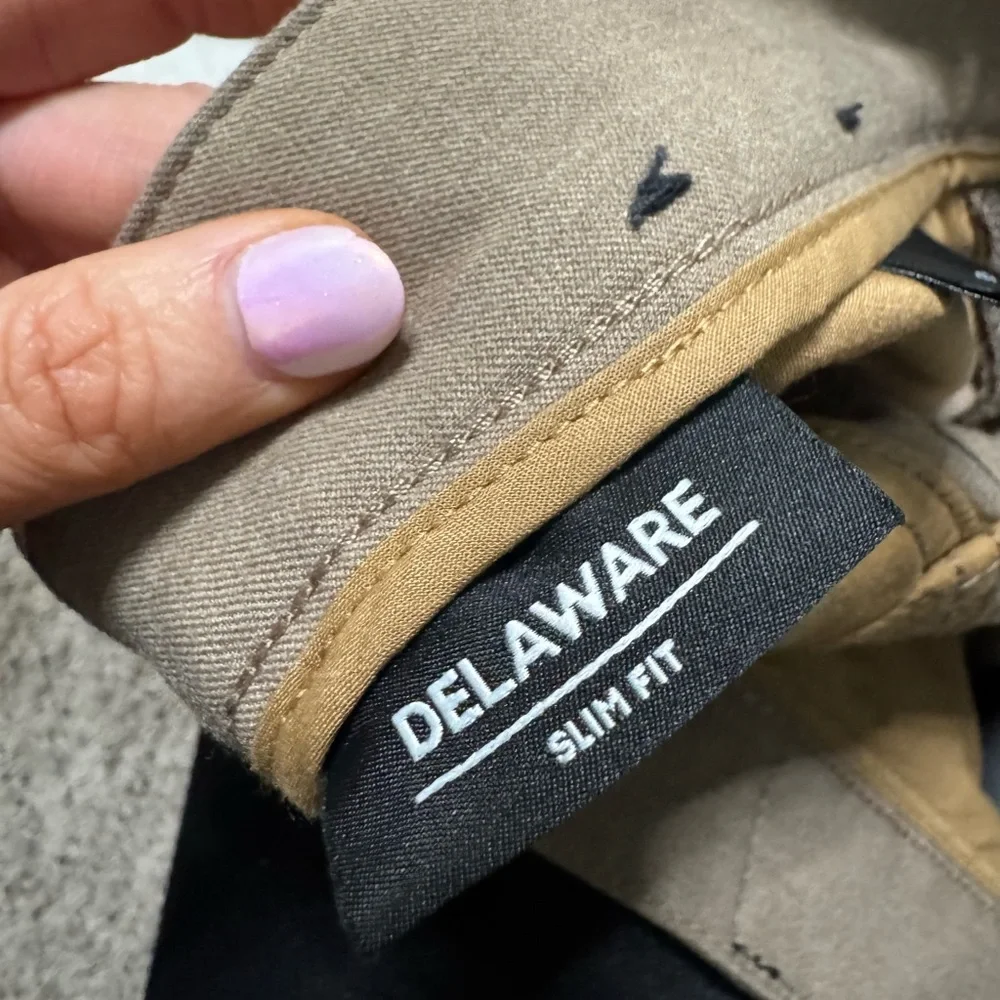 NWOT- Boss Performance Delaware Slim Fit Stretch Khaki Pants
